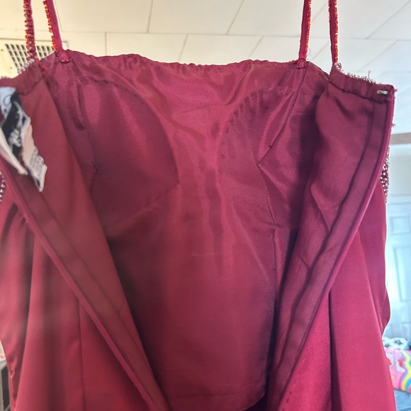 Elegant Y2K Ruby Red Prom Dress - Picture 5 of 8